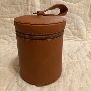 Like new Universal Thread bag